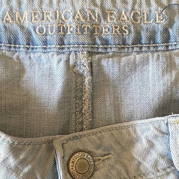 American Eagle Woman's Size 2 Light Wash Button Fly Denim Mini Y2K Jean Skirt - Picture 5 of 9